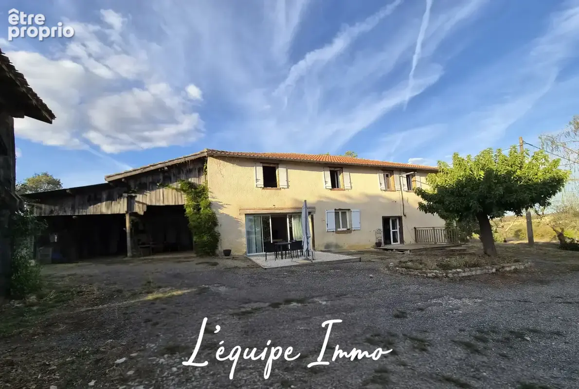 Propriété de 262 m2 vue Pyrénées comprenant 6 chambres avec dépendances et piscine sur plus de 6000 m2 - photo 4