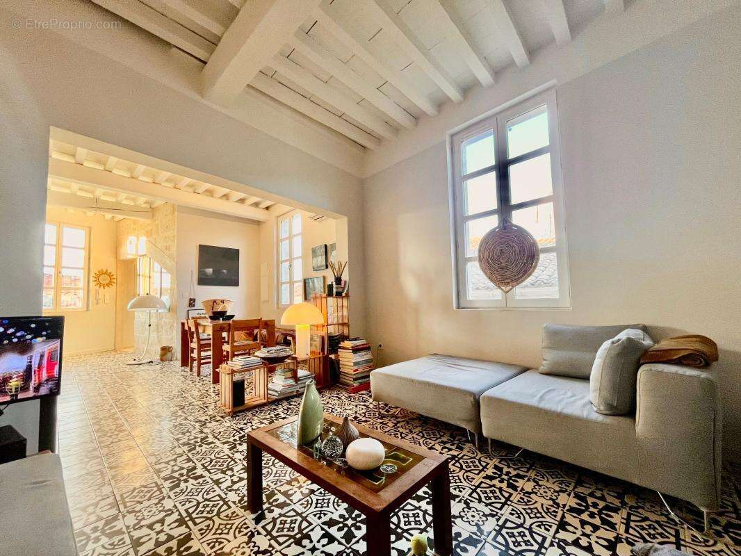 Centre d'Uzès, beau duplex rénové et climatisé - photo 4