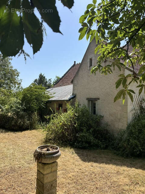 Maison à LUZILLE