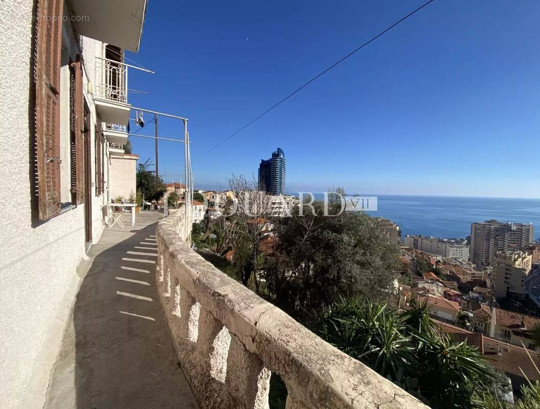 Appartement à BEAUSOLEIL