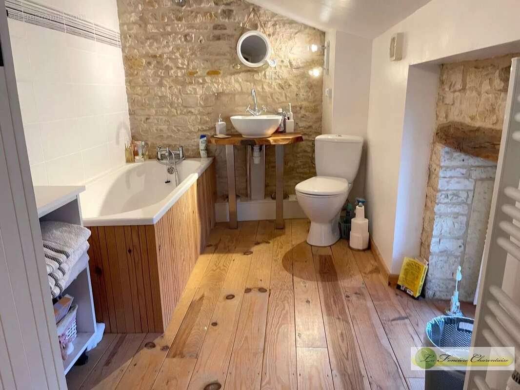 Maison à SAINT-FRAIGNE