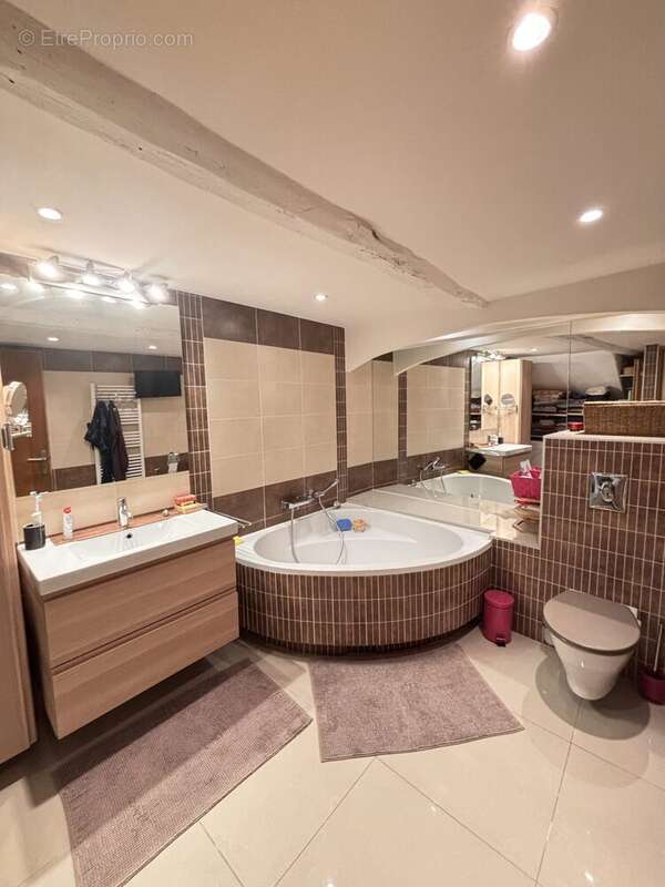 Appartement à LE MUY