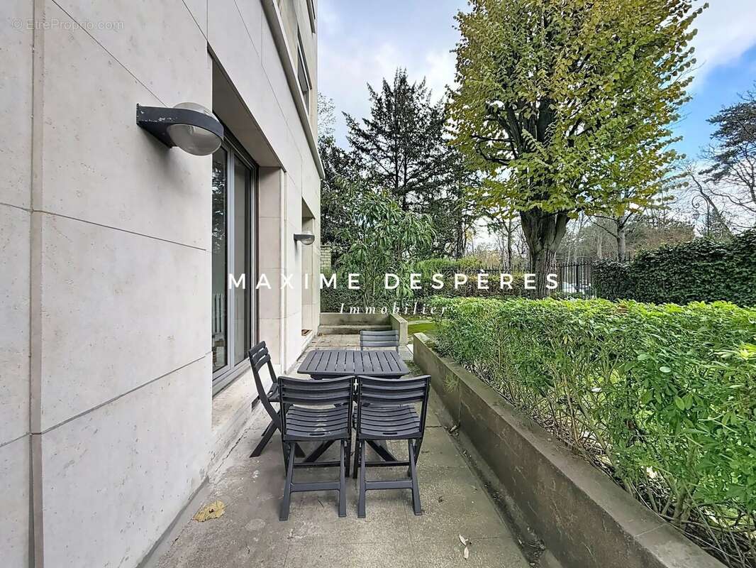Appartement à NEUILLY-SUR-SEINE