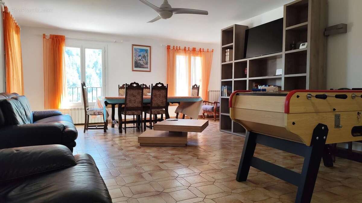 Maison à PUGET-THENIERS