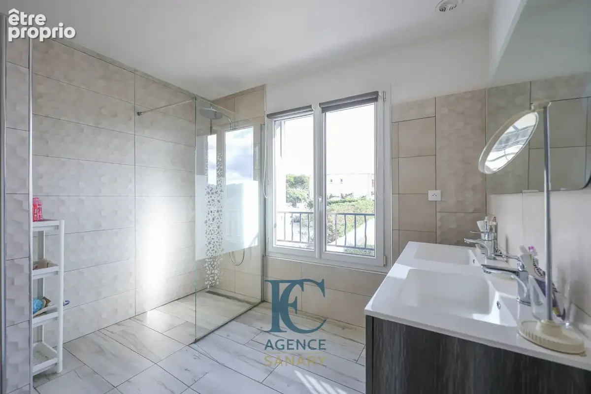 Maison en deux habitations de 145 m2 près de la mer - photo 7