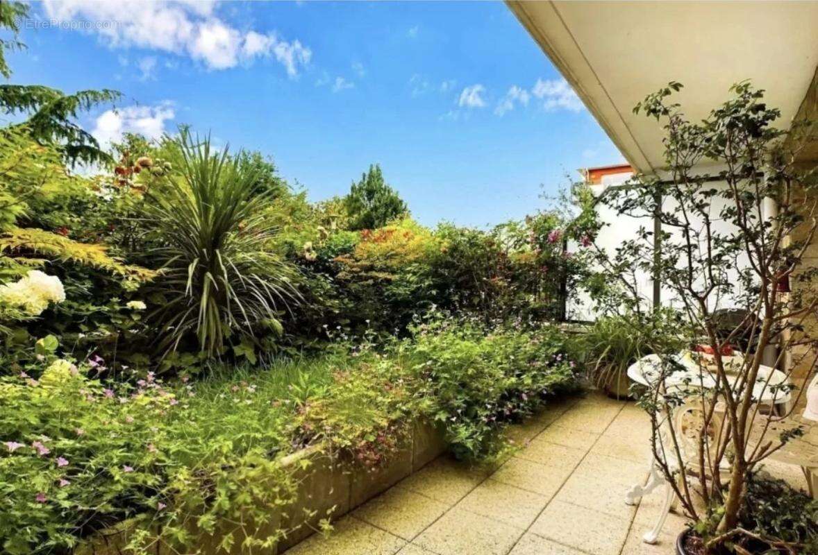 Appartement à SURESNES