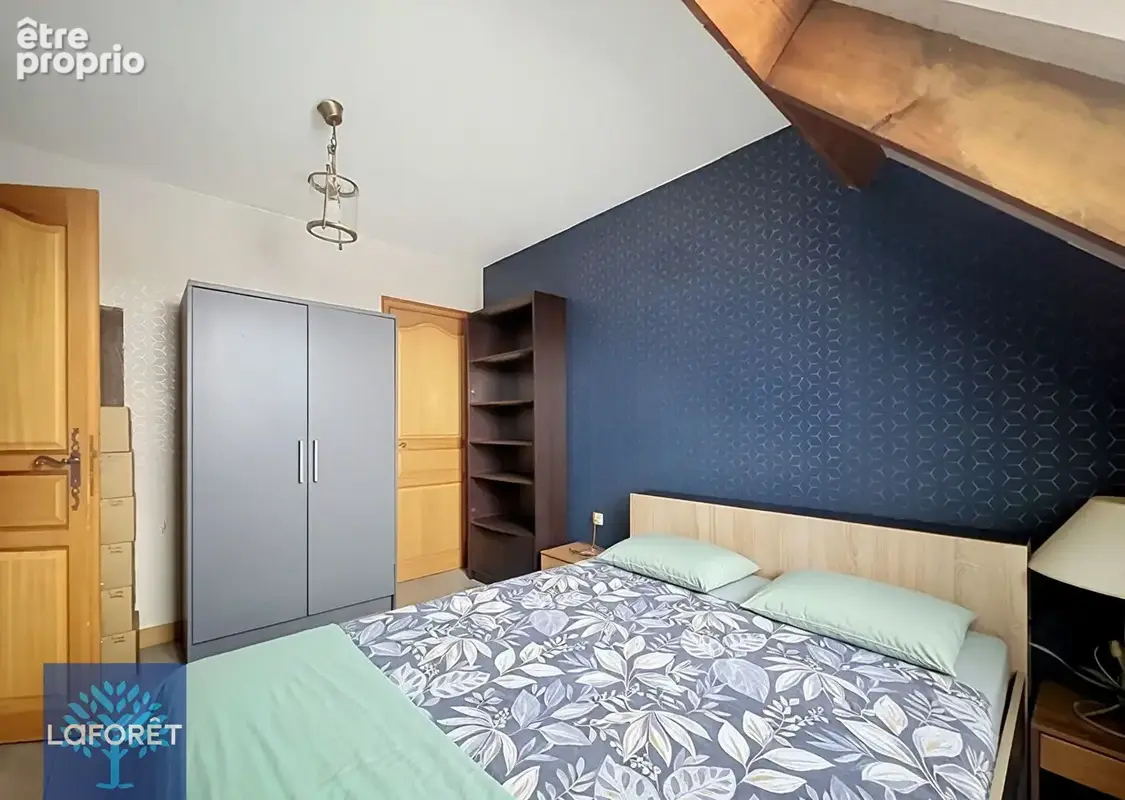 VILLABÉ - Maison familiale 6 pièces avec sous-sol total et panneaux solaires - photo 8