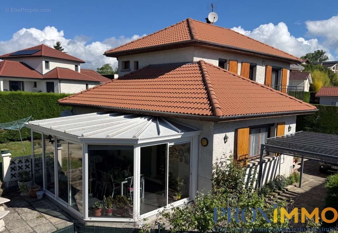 Maison à CHARNECLES