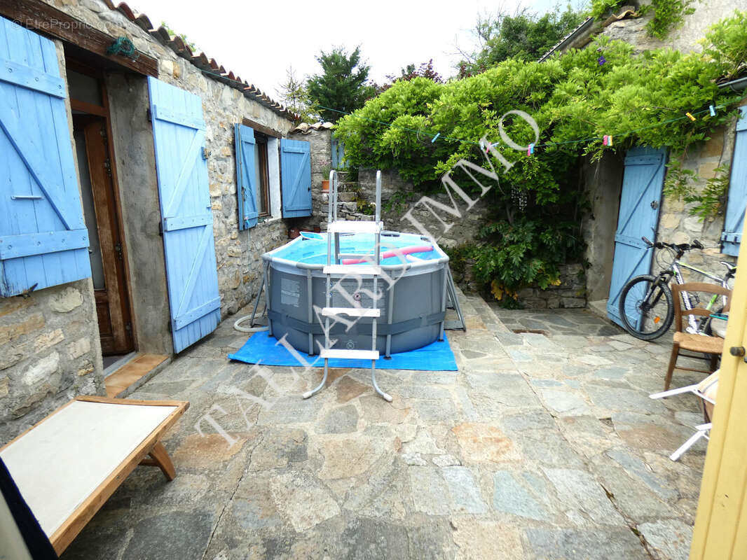Maison à LARAGNE-MONTEGLIN