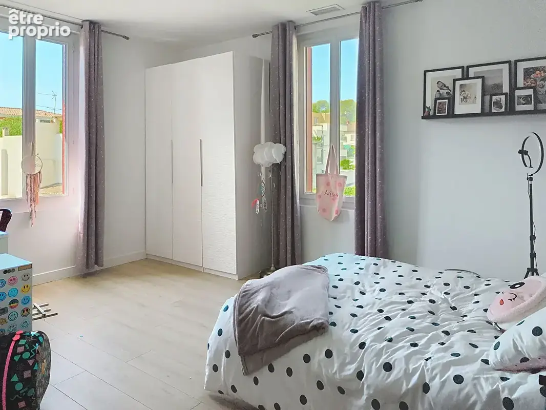 Maison Villeneuve Les Avignon 6 pièce(s) 170 m2 - photo 9