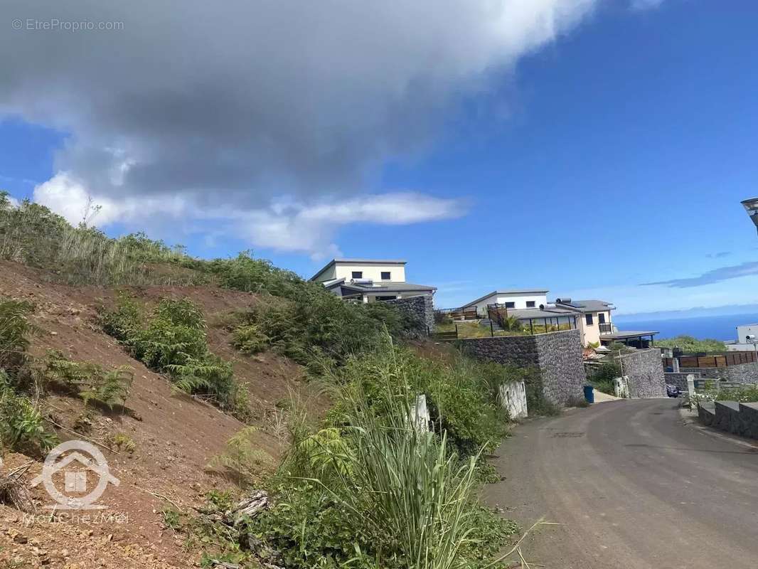 Terrain à LA POSSESSION