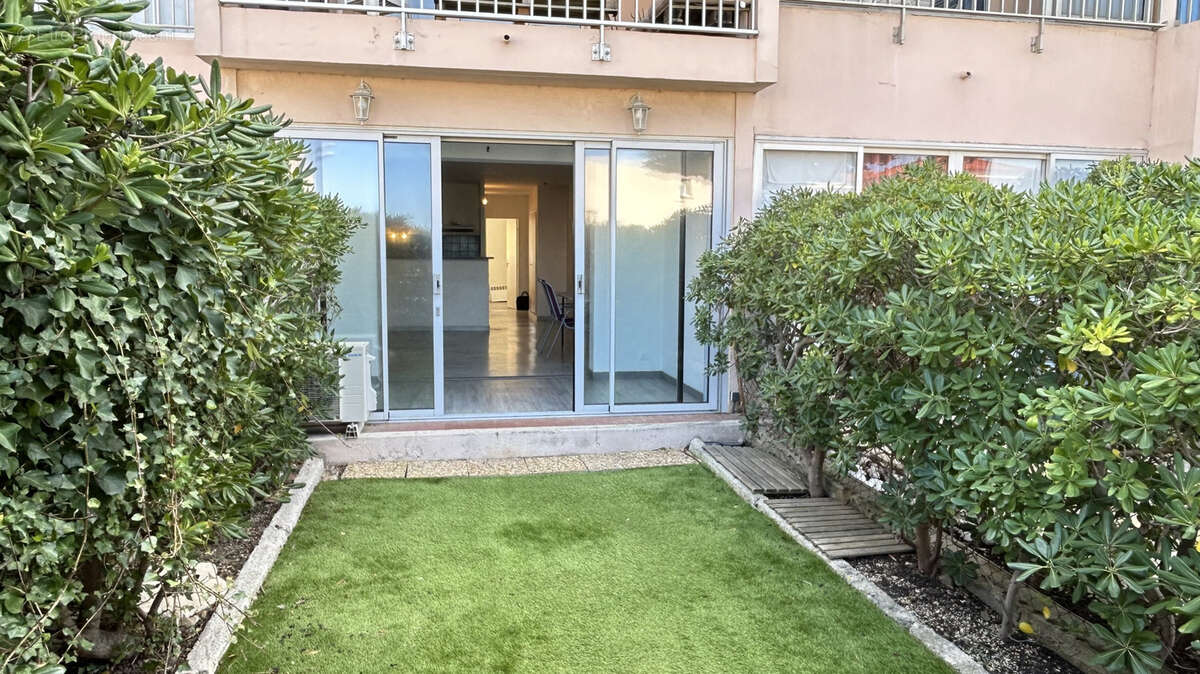 Appartement à SIX-FOURS-LES-PLAGES