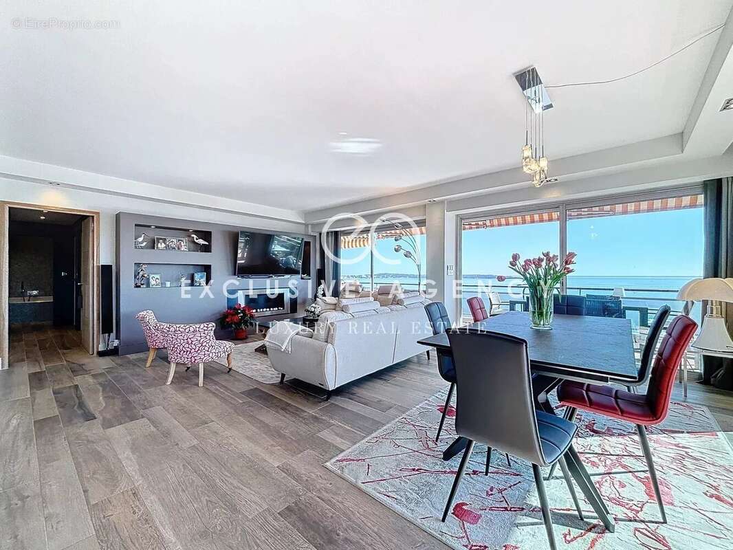 Appartement à VALLAURIS