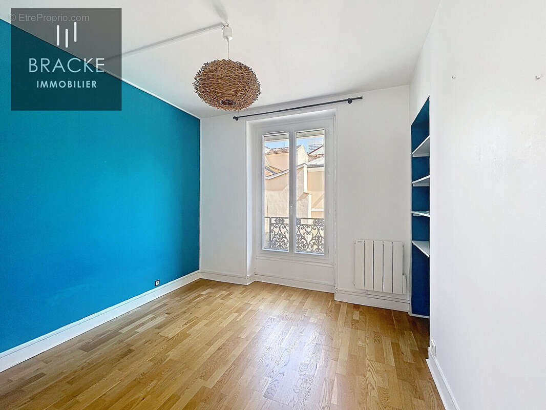 Appartement à COURBEVOIE