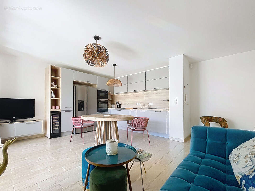 Appartement à LE PUY-SAINTE-REPARADE