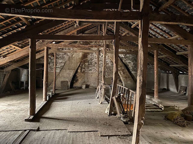Ancien corps de ferme renover sur terrain de 3109 m2 - photo 17