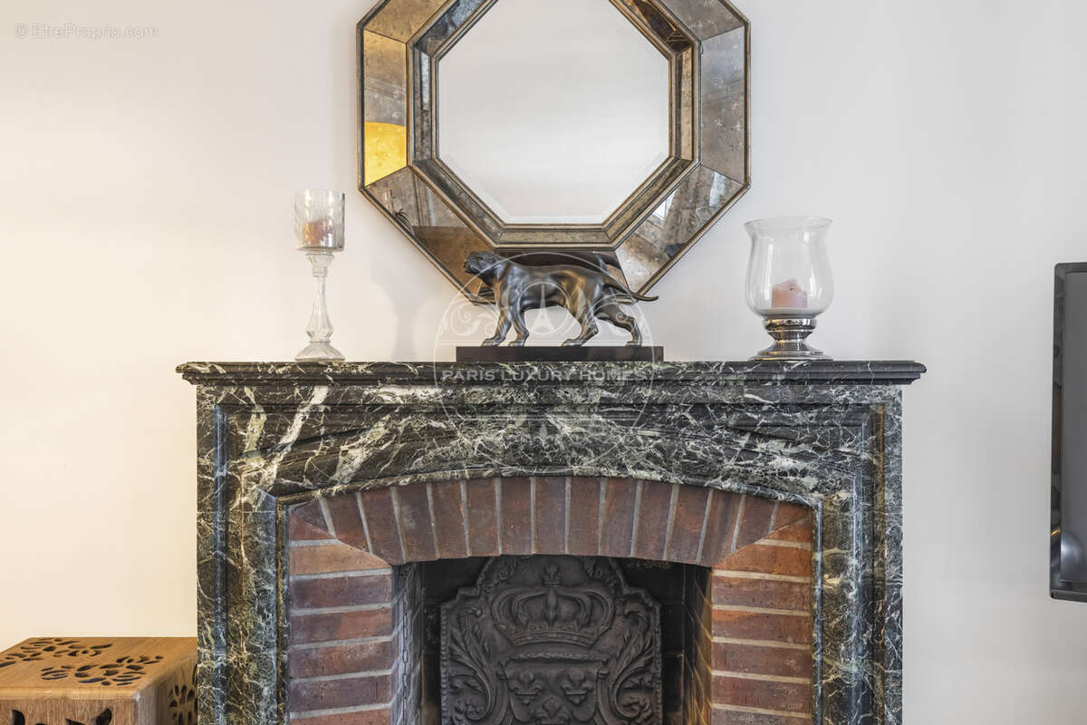 Appartement à PARIS-8E