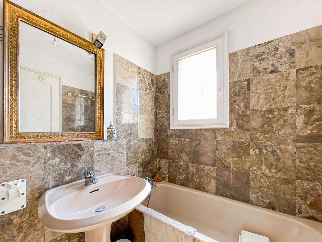 Maison À Vendre 175 m² environ - photo 9
