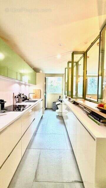 Photo 3 - Appartement à PARIS-8E