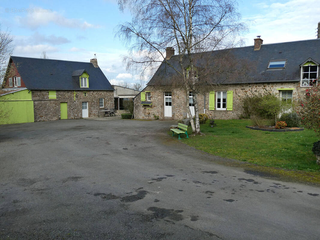 Maison à SAINT-PIERRE-SUR-ORTHE