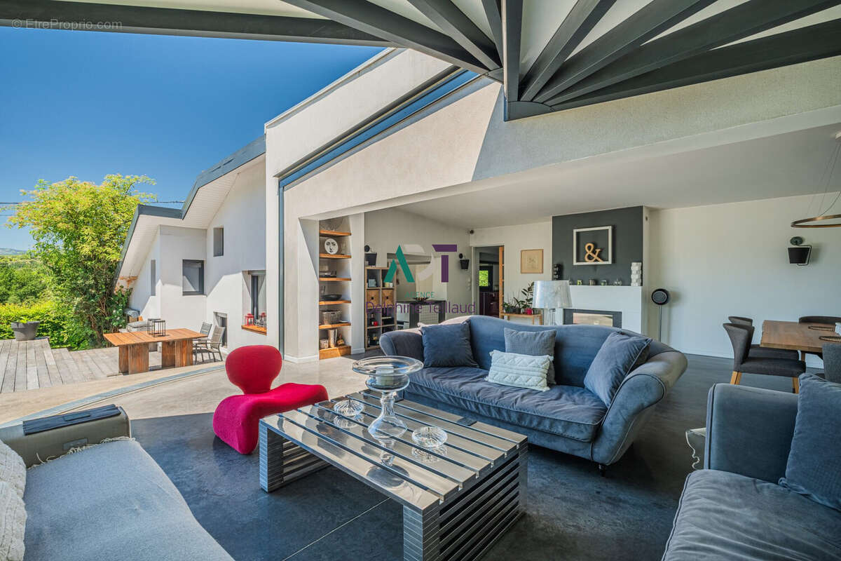 Maison à VAULNAVEYS-LE-HAUT