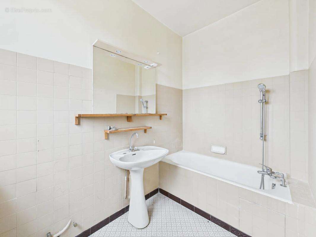 Maison à SAINT-MAUR-DES-FOSSES