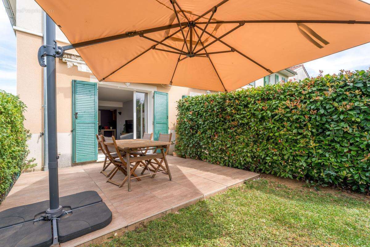 Appartement à FLEURIEUX-SUR-L'ARBRESLE