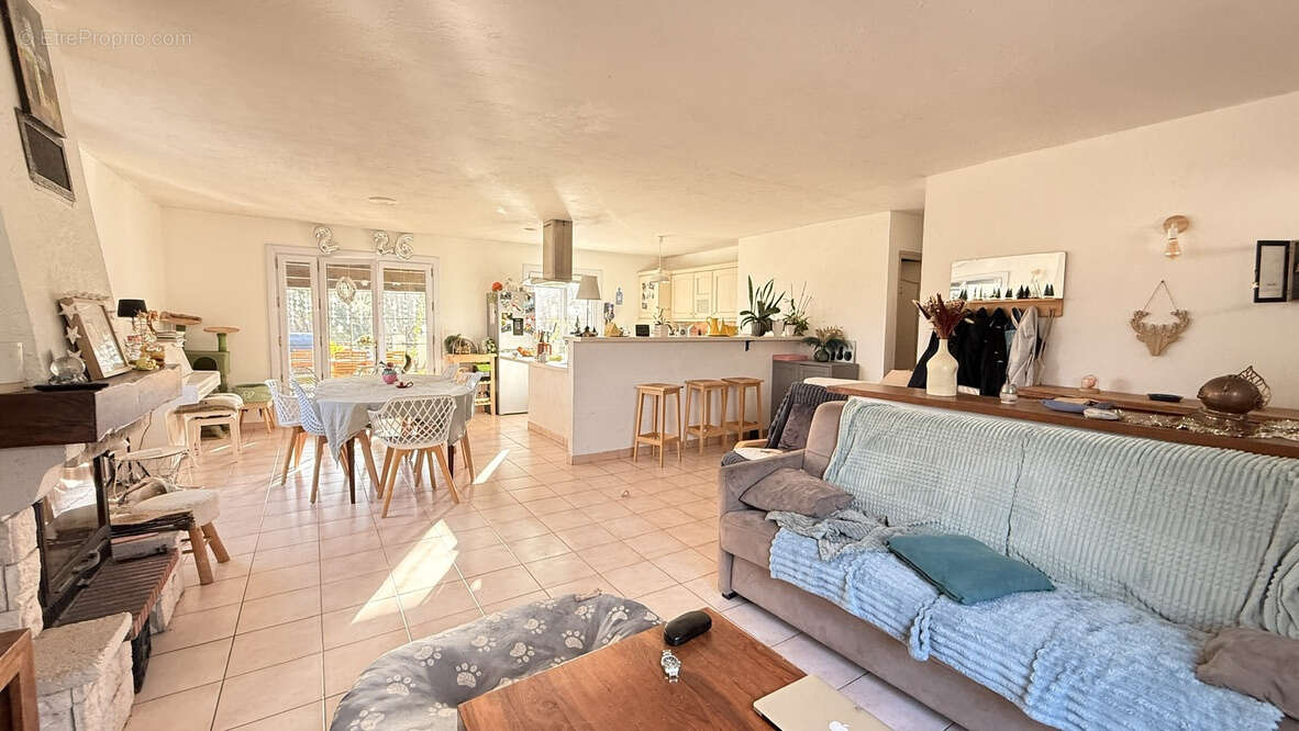 Maison à SAINT-JEANNET