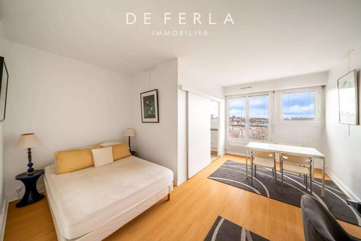 Appartement à PARIS-14E