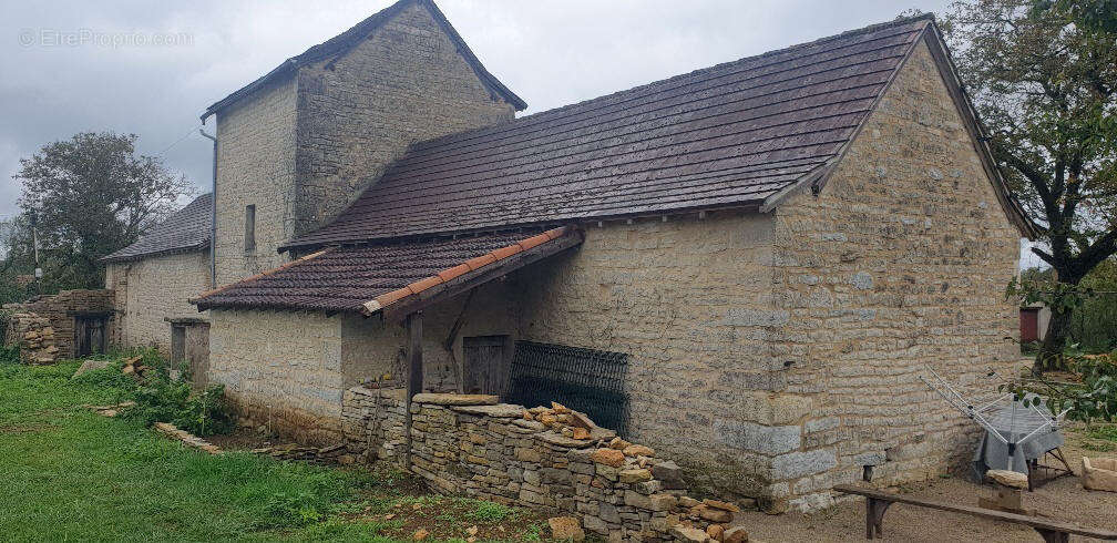 Ancien corps de ferme quercynois a renover - photo 3