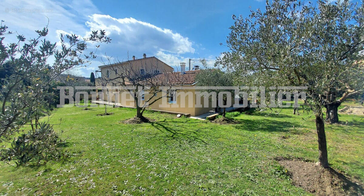 Maison à MIRABEL-AUX-BARONNIES