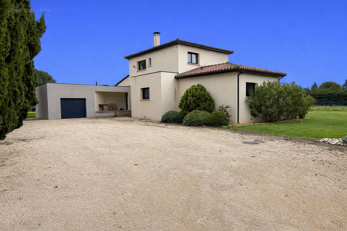 Maison à SAINTE-CECILE-LES-VIGNES