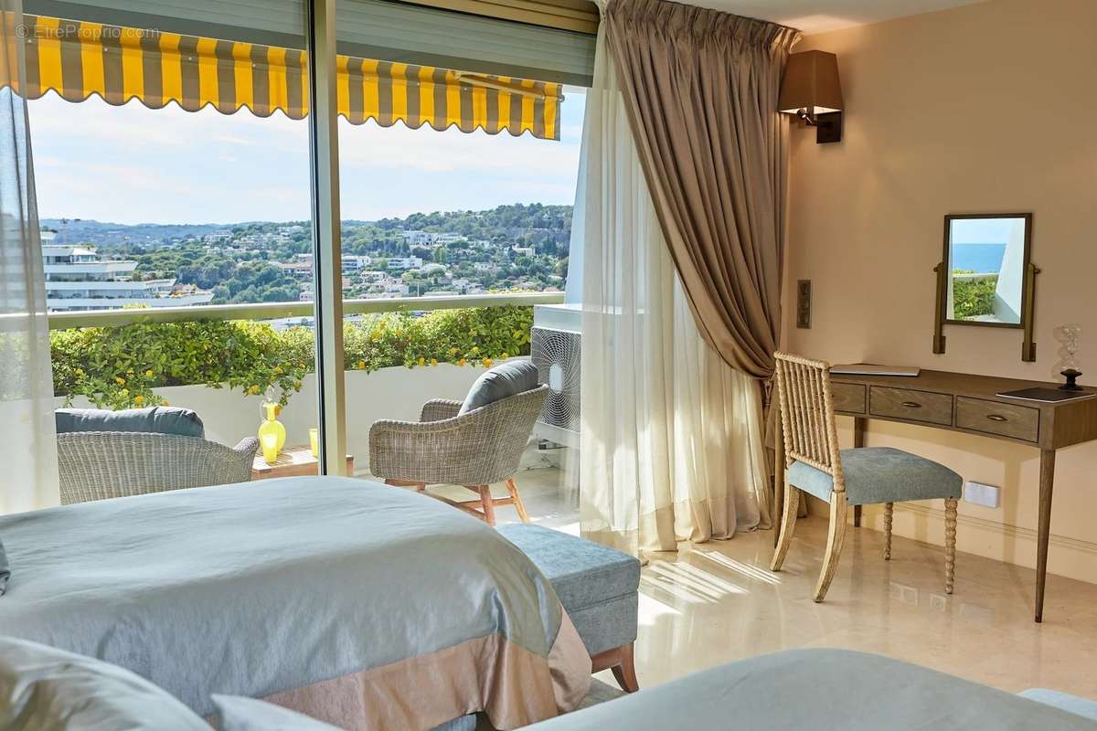 Appartement à VILLENEUVE-LOUBET