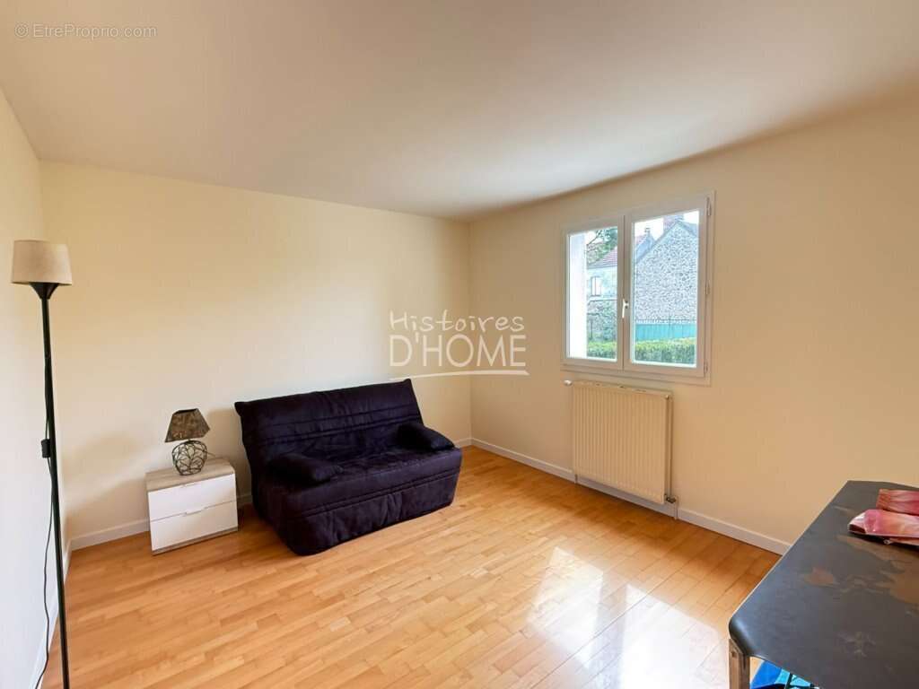 LIVERDY-EN-BRIE – Belle maison de maçon indépendante avec sous-sol total et jardin de 837 m² - photo 12