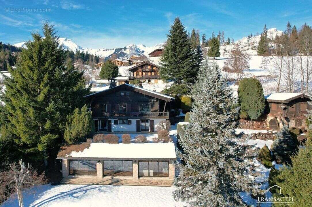 Maison à COMBLOUX