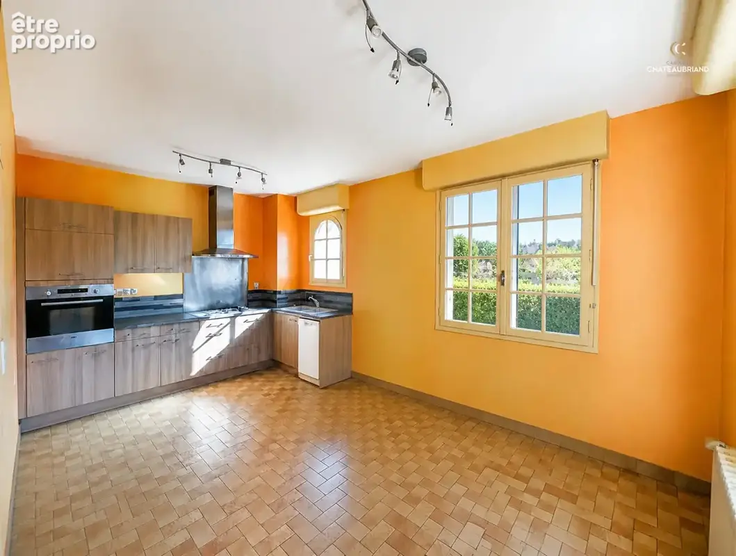 Maison familiale de 161 m² avec terrain de 1 942 m² à vendre à Saint-Jouan-des-Guérets - photo 6
