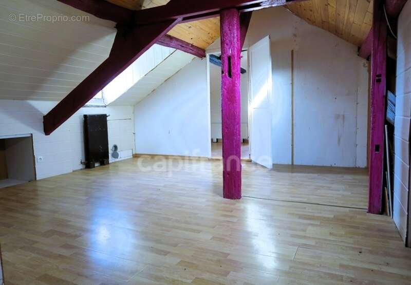 Maison à LA CHAPELLE-VICOMTESSE