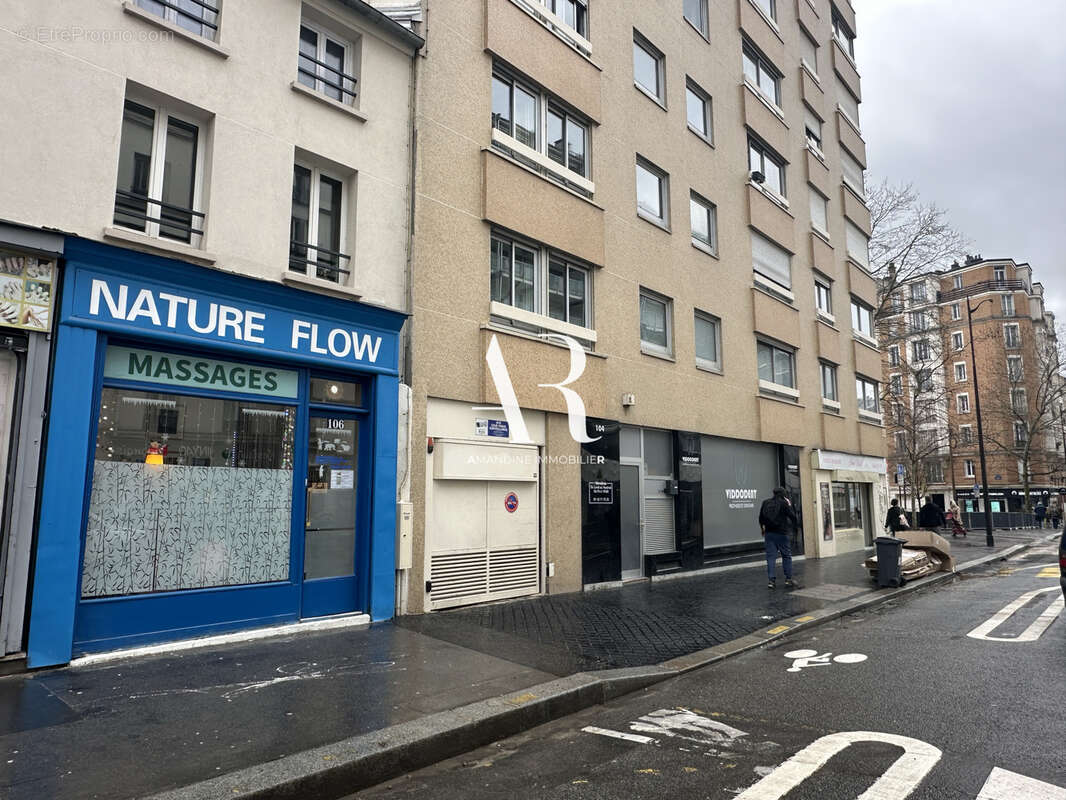 Parking à PARIS-11E