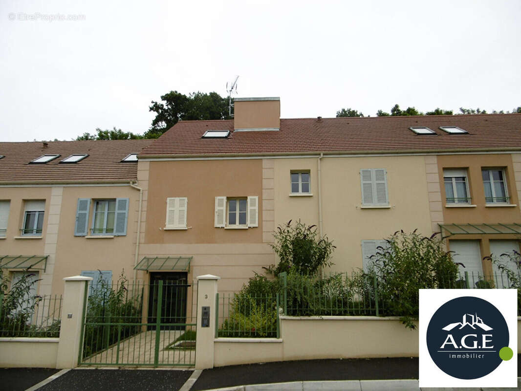 Appartement à EPERNON