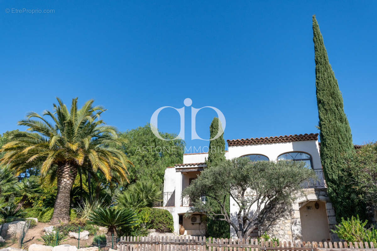 Maison à LA CADIERE-D&#039;AZUR