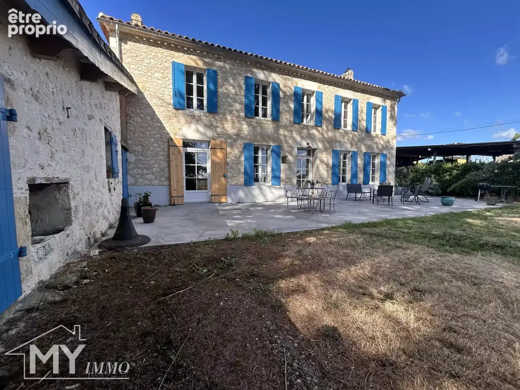 Élégante maison bourgeoise en pierre avec deux granges - photo 19
