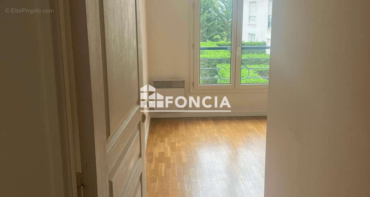 Appartement à LE PLESSIS-ROBINSON