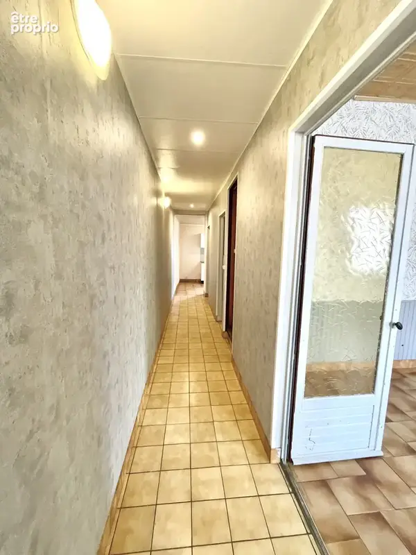 maison de 105 m2 à rénover - fort potentiel - photo 5