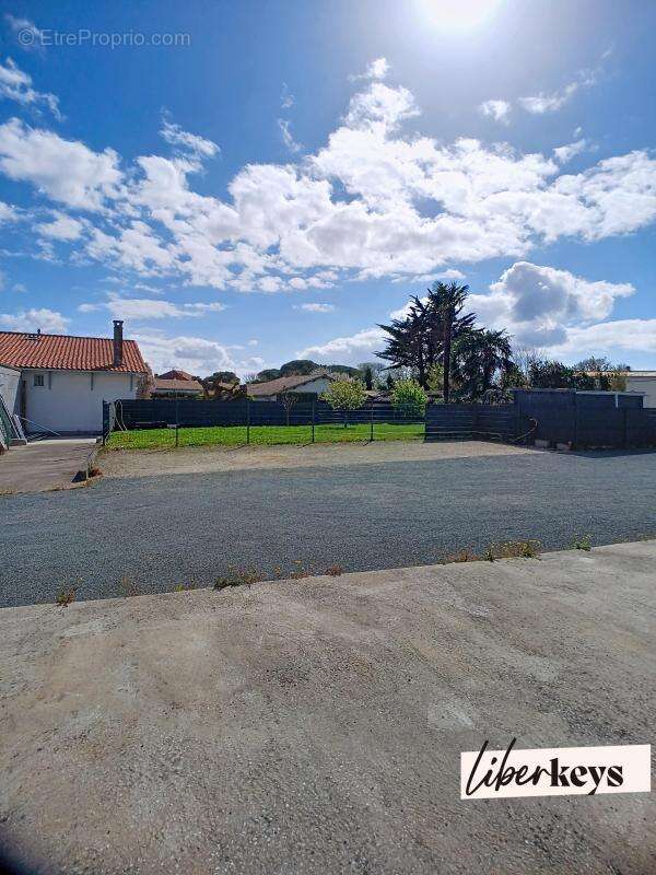 Terrain à LA TREMBLADE