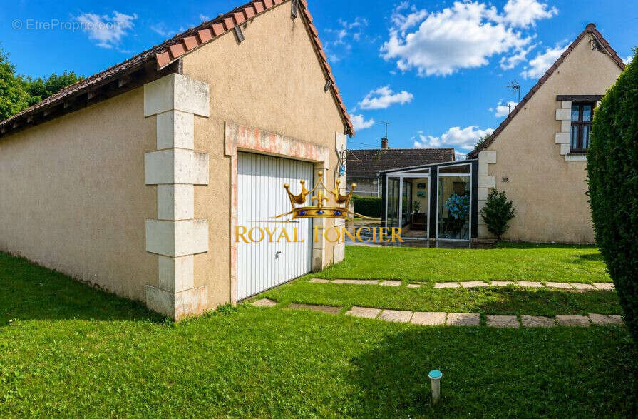Maison 102 m² à Charnizay  - photo 9