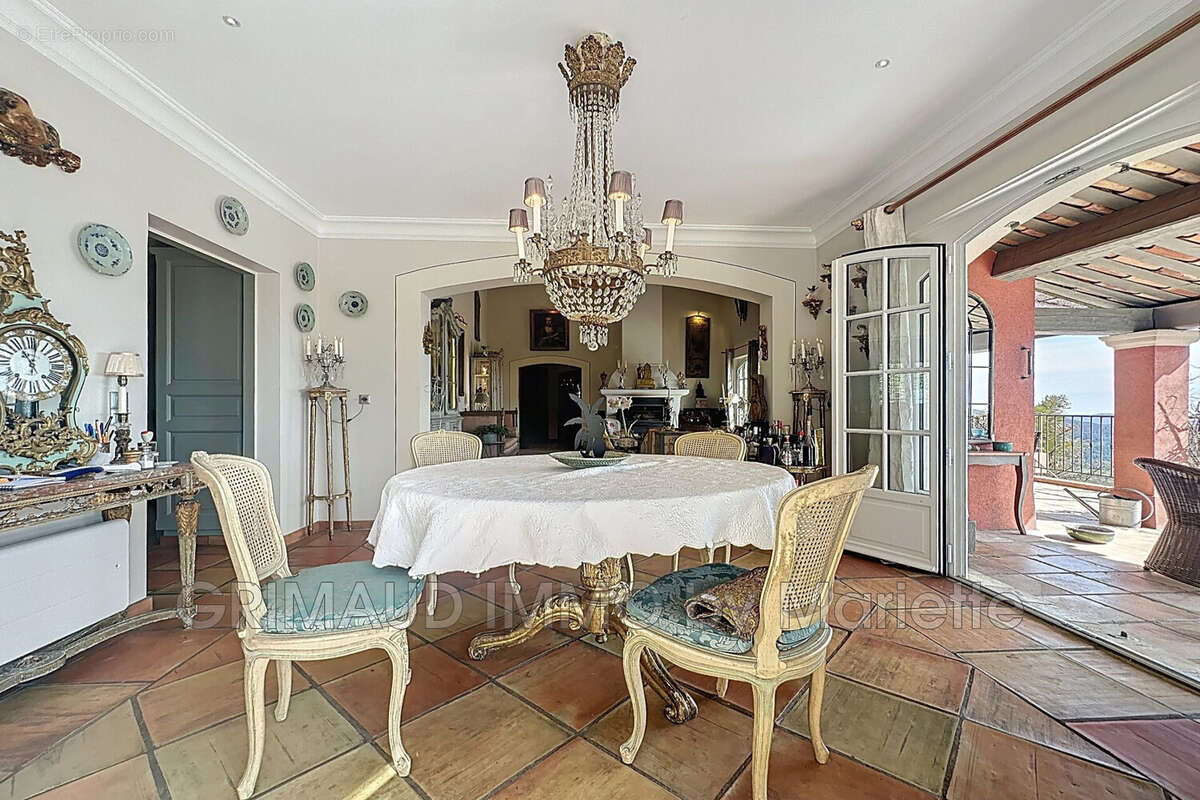 Maison à LA GARDE-FREINET