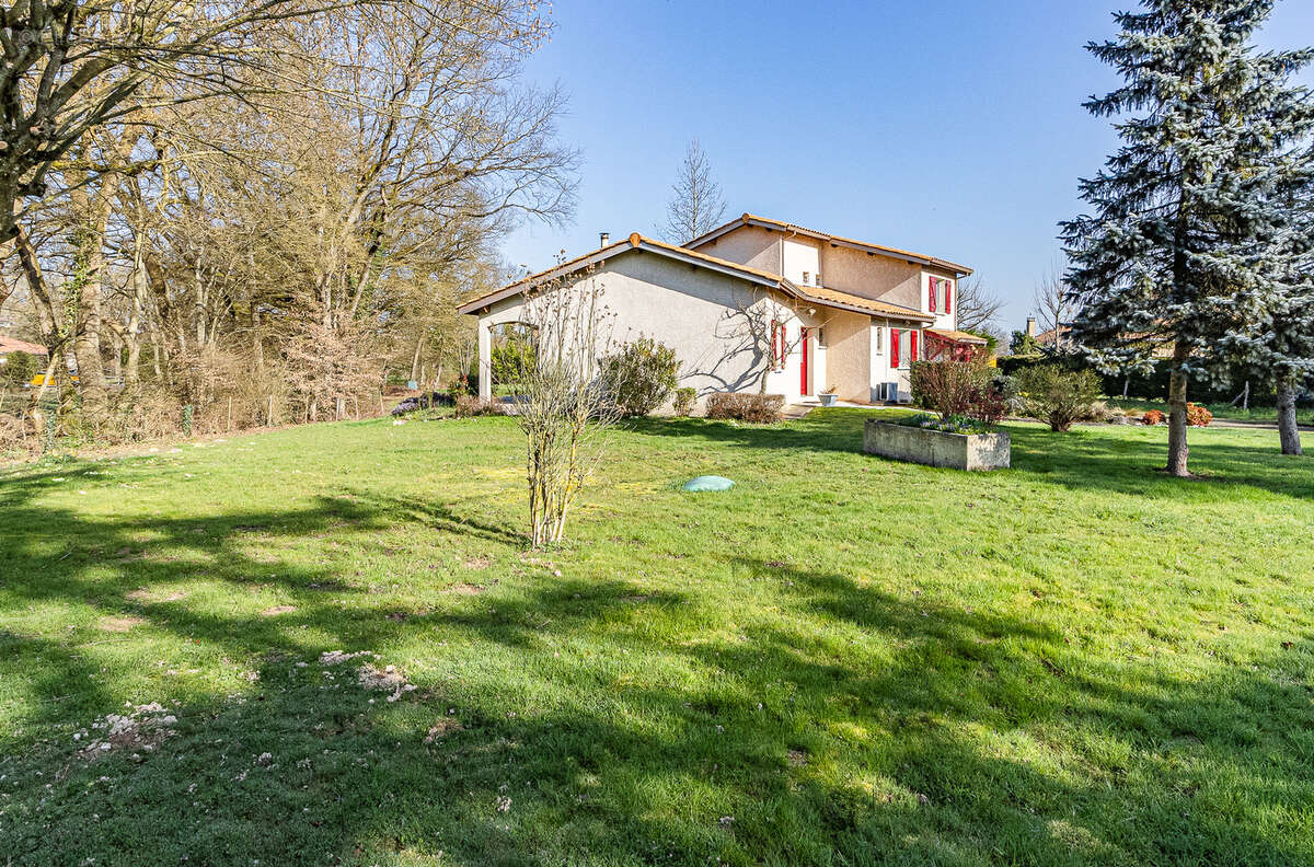 Maison à AMBERIEUX-EN-DOMBES