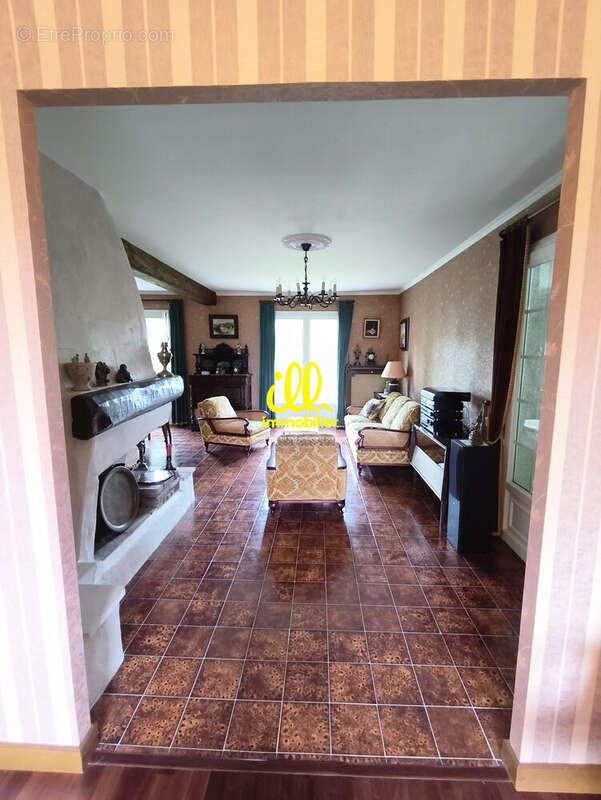 Maison 176 m² à Saint-Laurent  - photo 4