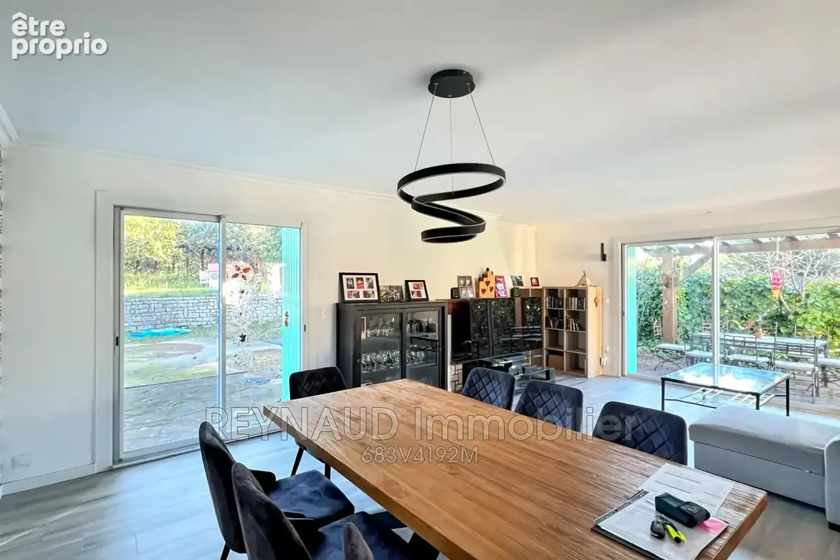 Maison 7 pièces 161 m² à vendre à Clermont-L'herault (34800) - photo 2
