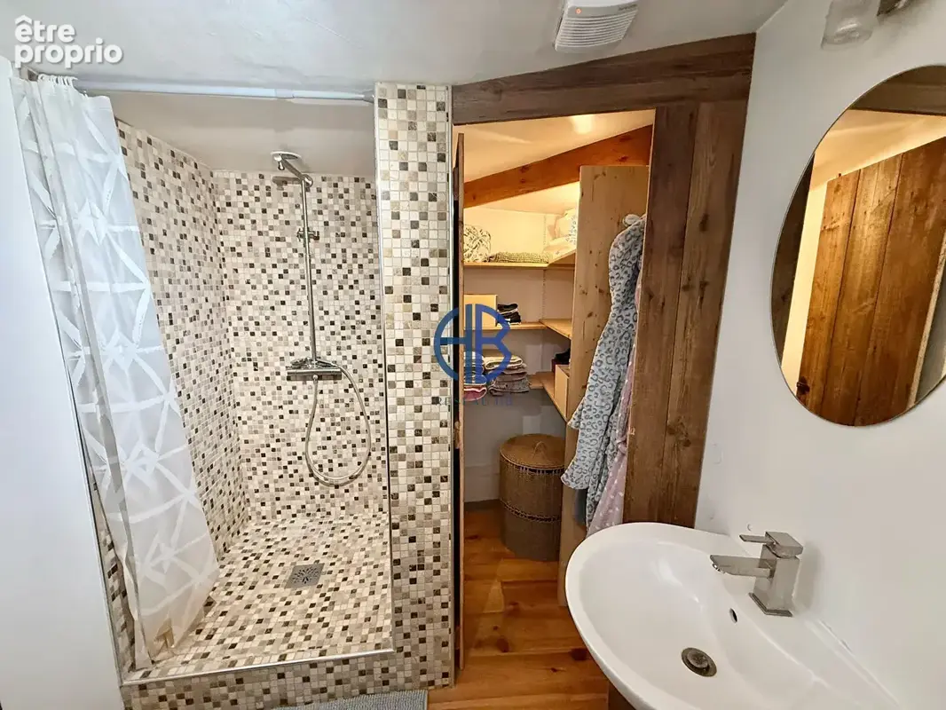 Appartement  pièce à vivre ouverte 2/3 chambres + 30 m2 de combles - photo 6
